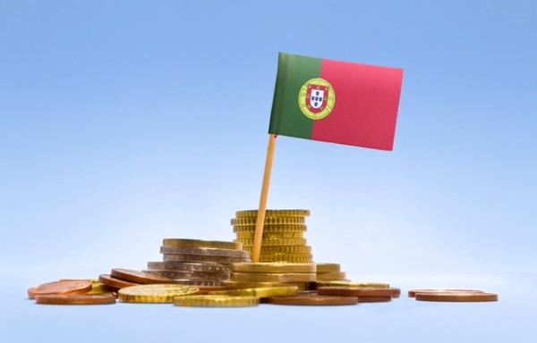 申请葡萄牙买房移民拿临时居住权就能获得福利和待遇吗？